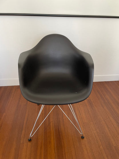 Chaise Vitra noire